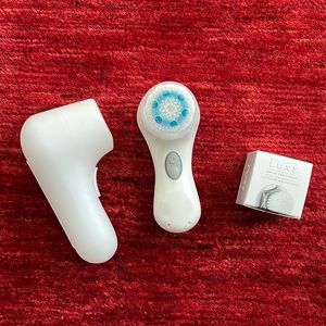 Clarisonic Mia 2 with travel case and 2 brush heads